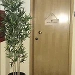 Alameda Garden בית הארחה 3*